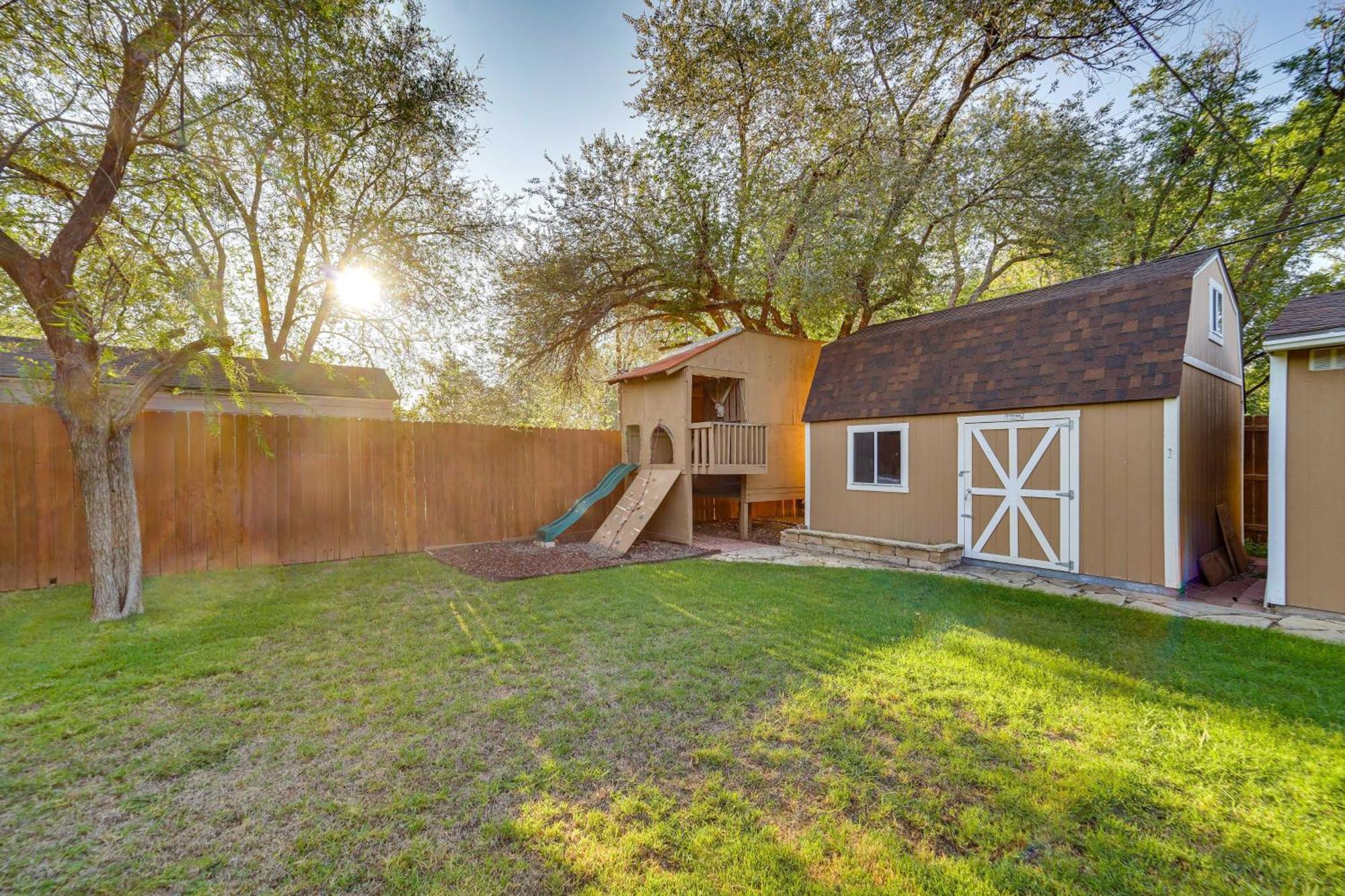 Lovely Lubbock Home With Furnished Deck And Grill Eksteriør billede
